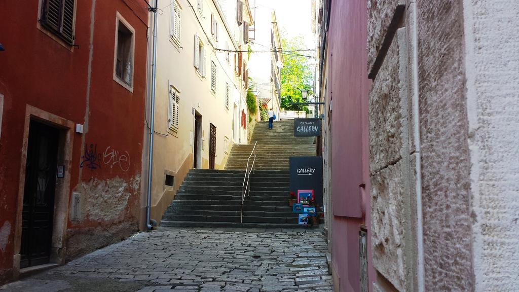 Apartment Asja Old City Center プーラ エクステリア 写真