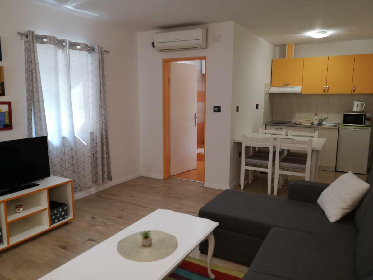 Apartment Asja Old City Center プーラ エクステリア 写真