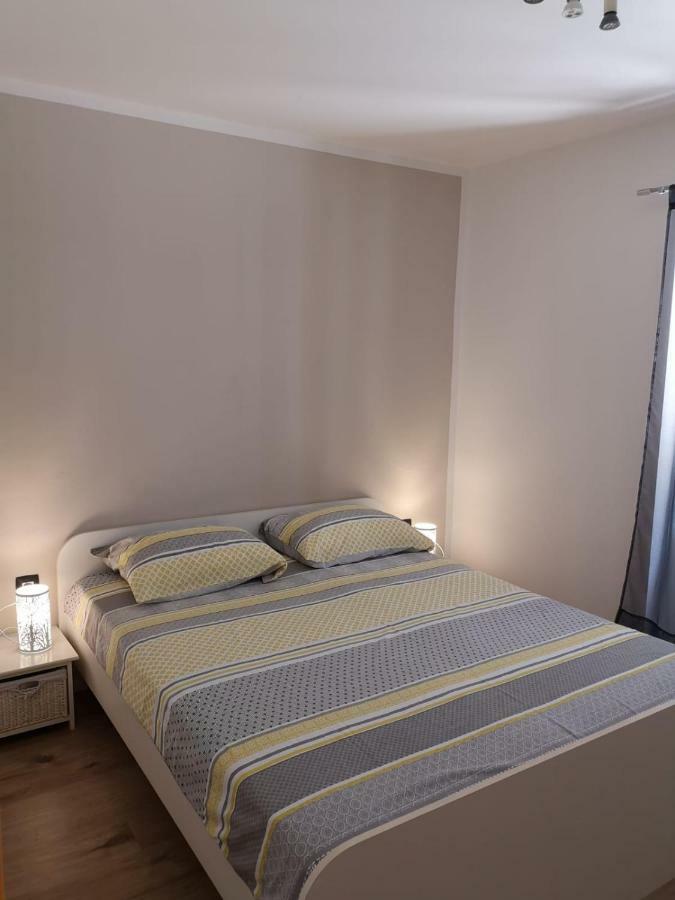 Apartment Asja Old City Center プーラ エクステリア 写真