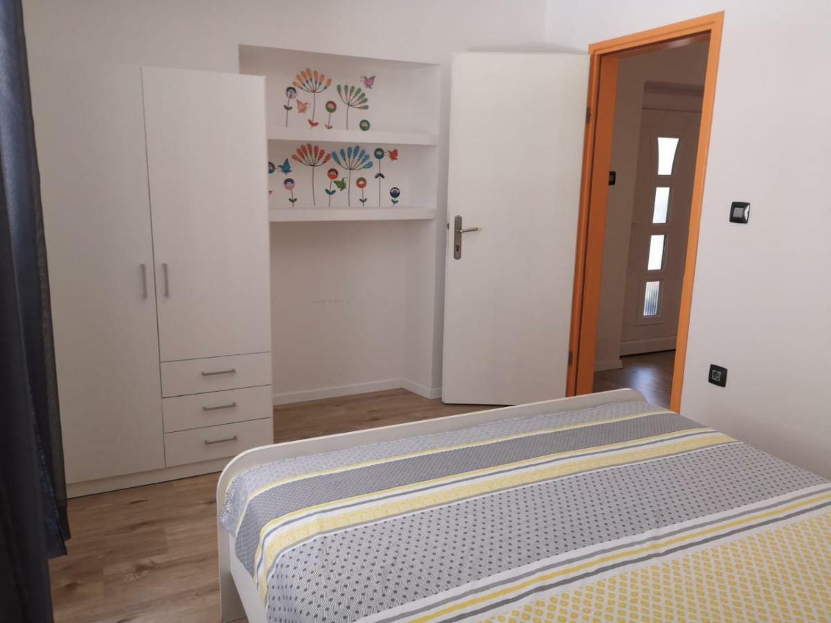 Apartment Asja Old City Center プーラ エクステリア 写真